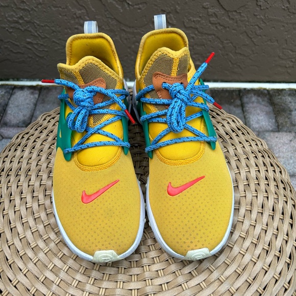 Nike Other - React presto university gold
